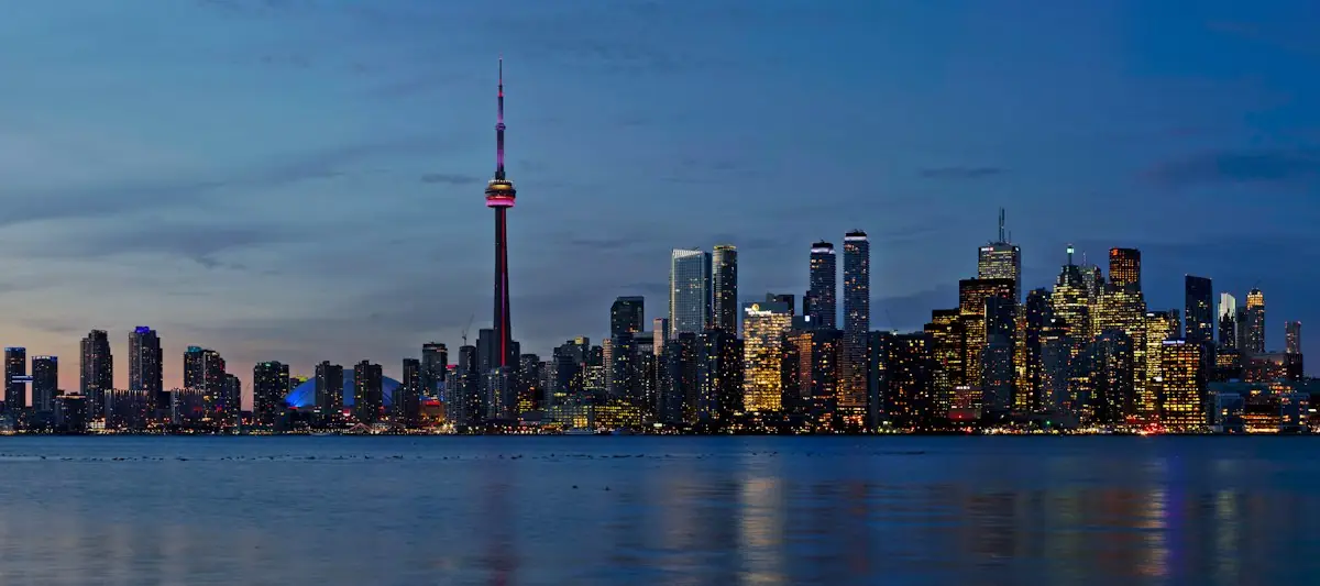 The CN Tower and the Toronto skyline at night
